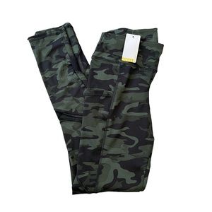 LYDAA Leggings Woman’s S/M Green and Black Camo